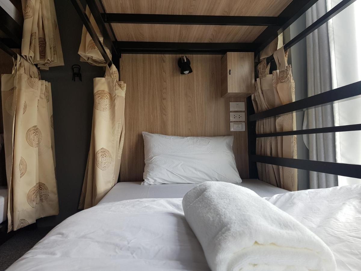 Sleep To Fly Hotel & Hostel Suvarnabhumi Airport Bangkok Exteriör bild