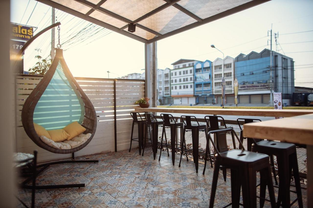 Sleep To Fly Hotel & Hostel Suvarnabhumi Airport Bangkok Exteriör bild