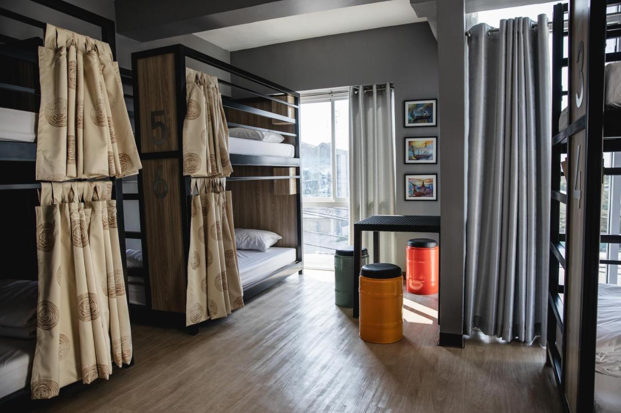 Sleep To Fly Hotel & Hostel Suvarnabhumi Airport Bangkok Exteriör bild
