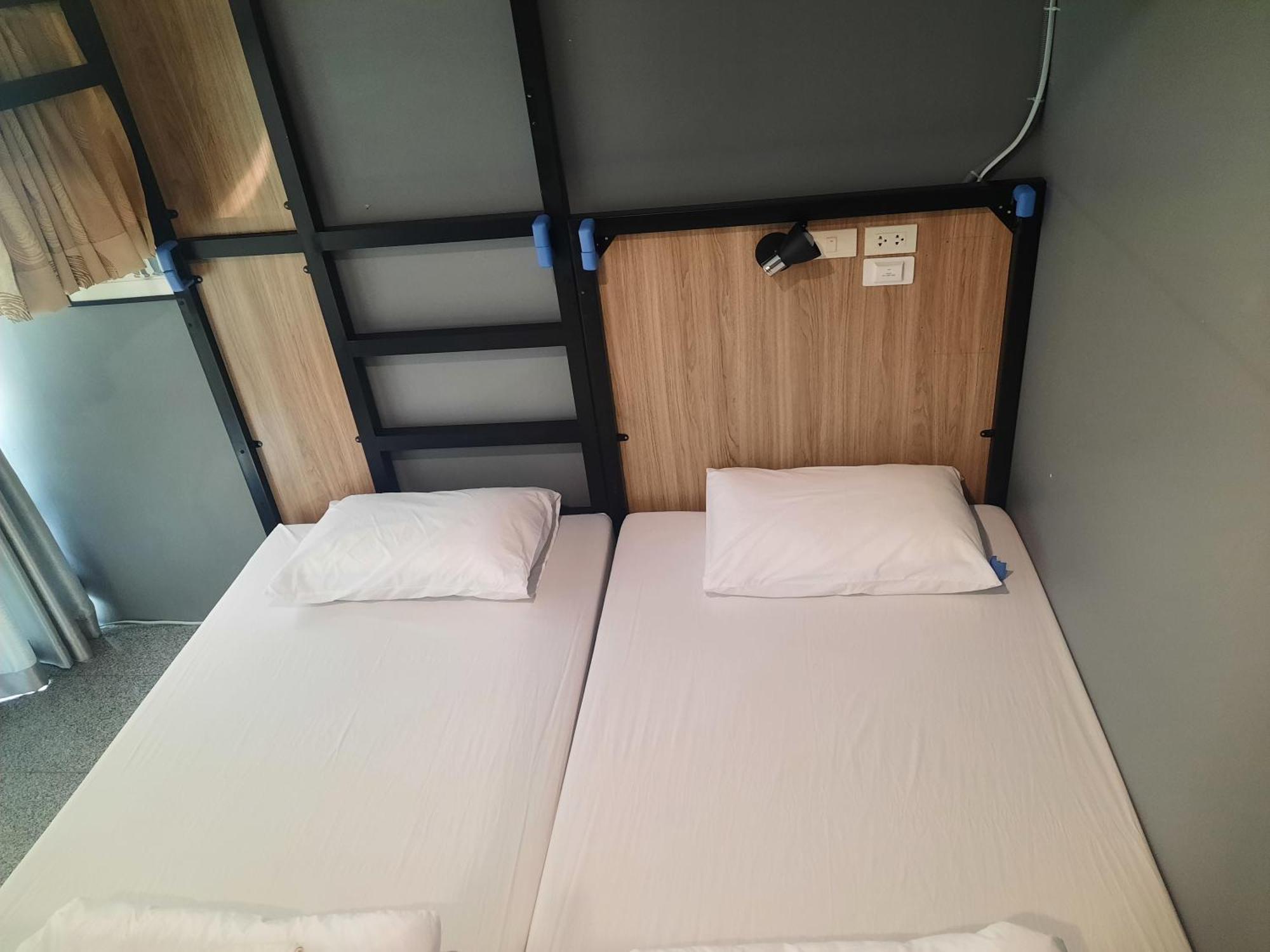 Sleep To Fly Hotel & Hostel Suvarnabhumi Airport Bangkok Exteriör bild